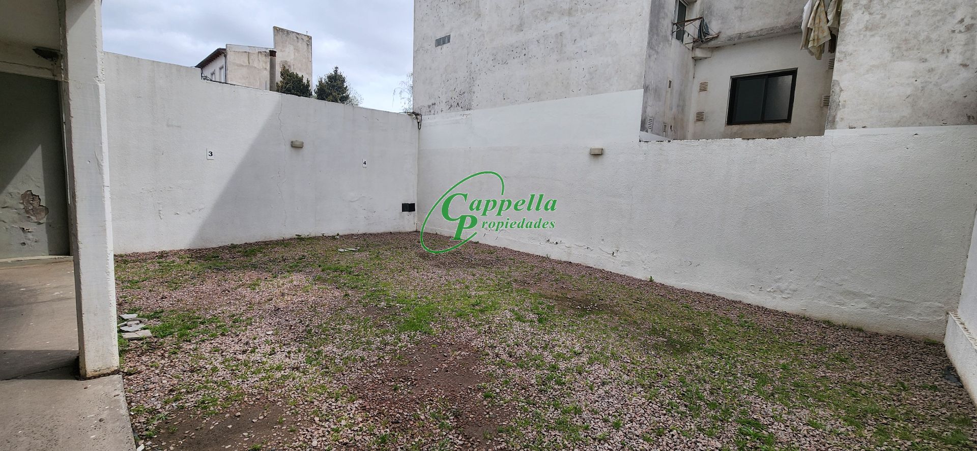 Cochera en alquiler – Caronti 760 – foto 3