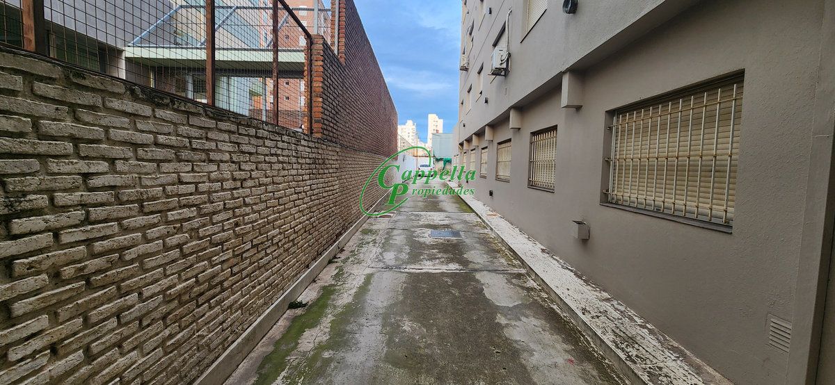 Cochera en alquiler – Panama 838 – foto 4