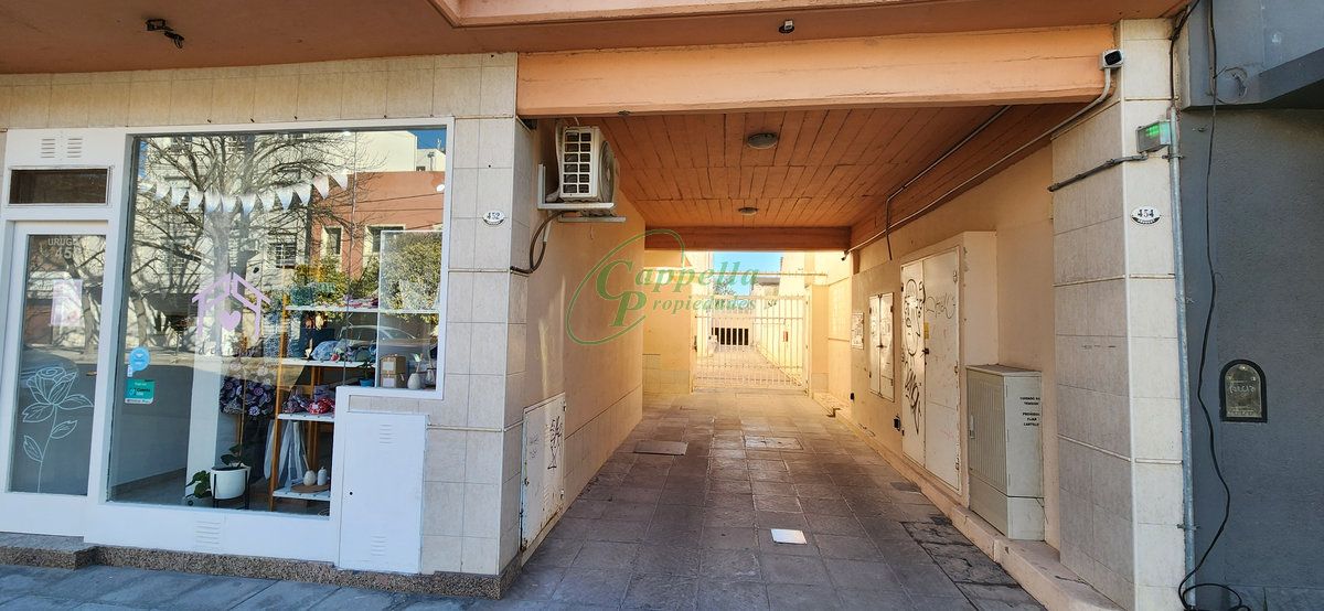 Cochera en alquiler – Uruguay 452 – foto 2