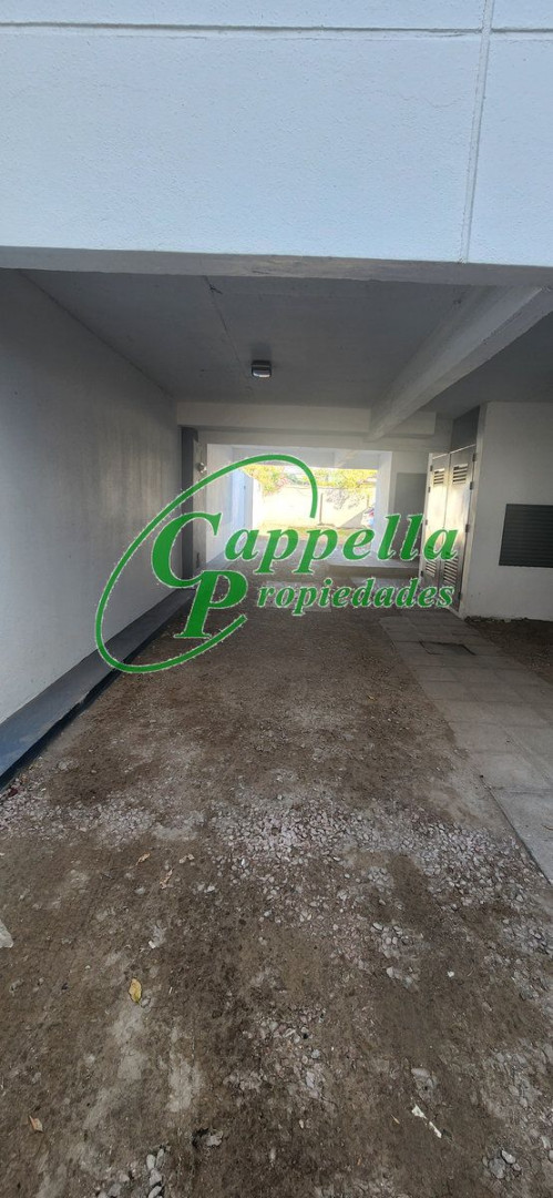 Cochera en alquiler – San Salvador 256, cochera descubierta – foto 4