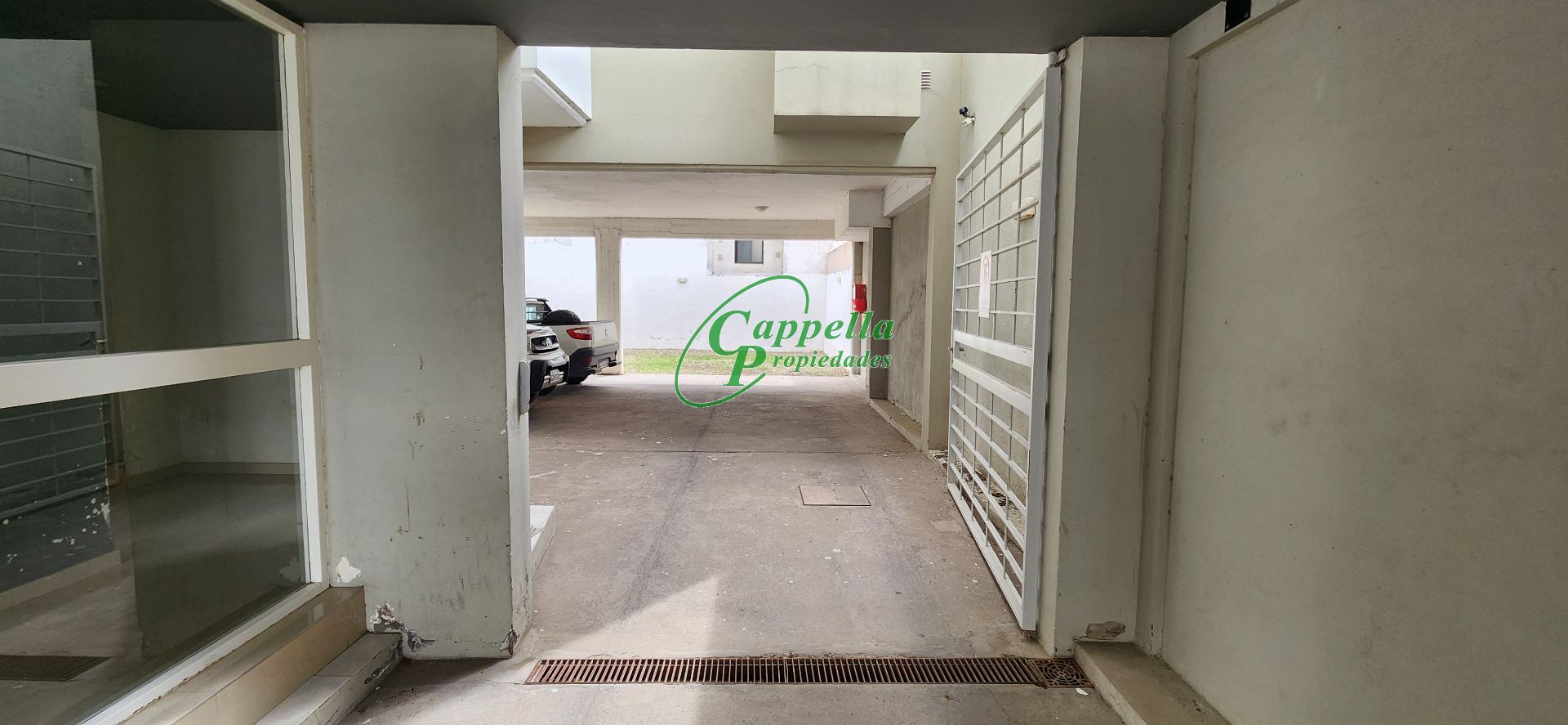Cochera en alquiler – Caronti 760 – foto 2