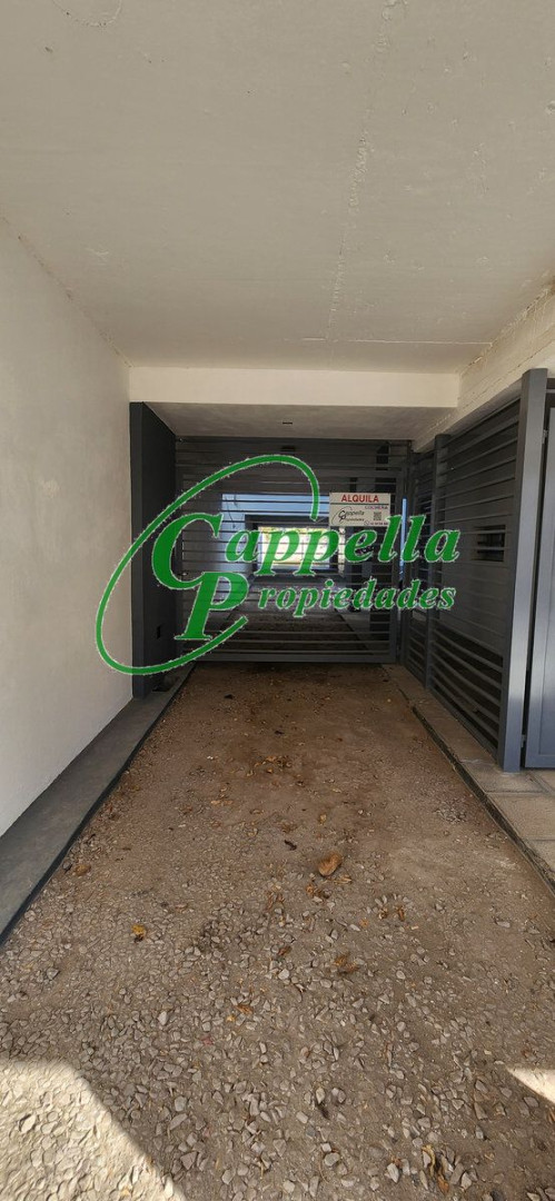 Cochera en alquiler – San Salvador 256, cochera descubierta – foto 3