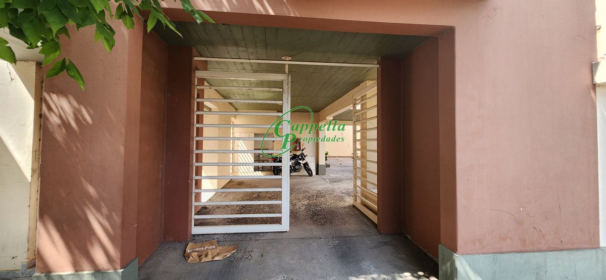 Cochera en alquiler – Vicente Lopez 1117 – foto 2