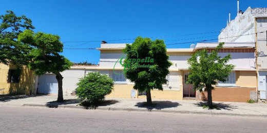 Casa en venta – Charlone 974